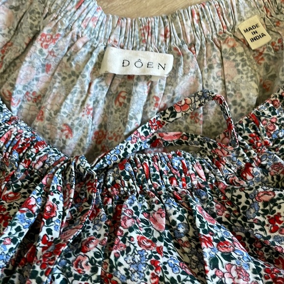 Doen Sia Top in Petit Jardin Print. Size XS. - Picture 3 of 7